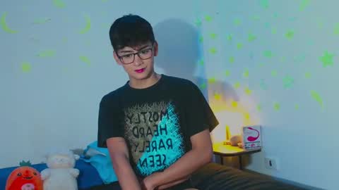 Snapshot of arnold_laurent chatting on March 4, 2025, 8:05 pm Arnold online show from March 4, 2025, 8:05 pm