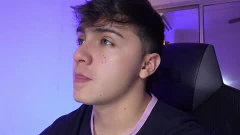 aron__cooper online show from November 6, 2025, 12:22 am