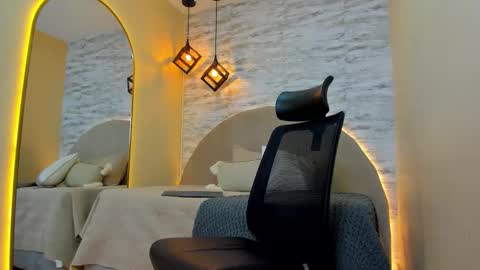 ARON BOLT online show from November 14, 2025, 1:48 am