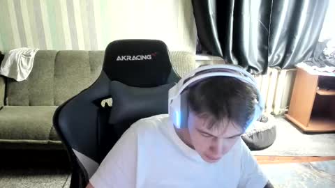 Snapshot of aron_neall chatting on December 22, 2025, 7:38 am biggest penis online show from December 22, 2025, 7:38 am