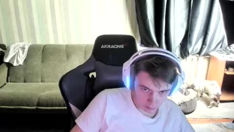 Snapshot of aron_neall chatting on December 23, 2025, 7:39 am biggest penis online show from December 23, 2025, 7:39 am