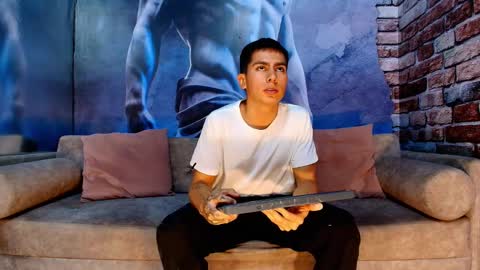 aron_pulse online show from January 10, 2026, 2:41 pm