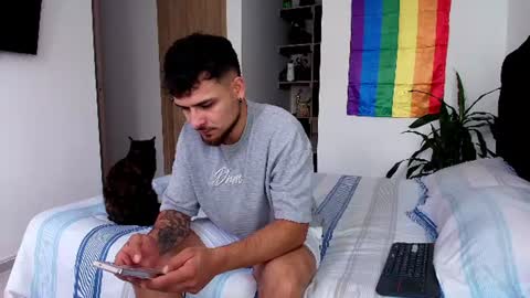 Snapshot of aron_santoro1 chatting on June 22, 2026, 5:10 pm Aron Santoro online show from June 22, 2026, 5:10 pm