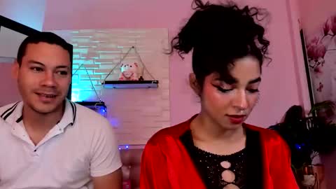 Snapshot of aronandmoli chatting on May 25, 2026, 11:49 am aronandmoli online show from May 25, 2026, 11:49 am