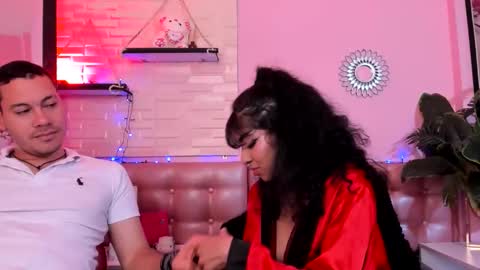 Snapshot of aronandmoli chatting on May 27, 2026, 11:35 pm aronandmoli online show from May 27, 2026, 11:35 pm