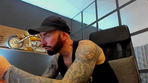 AronGrant online show from December 22, 2025, 9:50 am