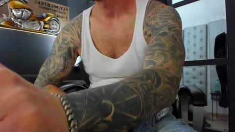 Snapshot of arongrant chatting on April 21, 2026, 9:37 am AronGrant online show from April 21, 2026, 9:37 am