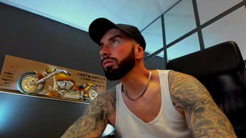 Snapshot of arongrant chatting on April 25, 2026, 10:07 am AronGrant online show from April 25, 2026, 10:07 am