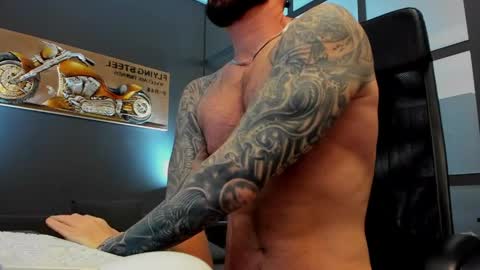 Snapshot of arongrant chatting on April 27, 2026, 10:13 am AronGrant online show from April 27, 2026, 10:13 am