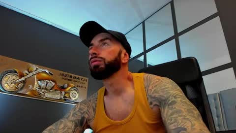 Snapshot of arongrant chatting on May 2, 2026, 8:52 am AronGrant online show from May 2, 2026, 8:52 am