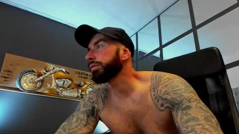 Snapshot of arongrant chatting on May 11, 2026, 9:37 am AronGrant online show from May 11, 2026, 9:37 am