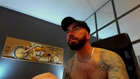 Snapshot of arongrant chatting on May 16, 2026, 10:36 am AronGrant online show from May 16, 2026, 10:36 am