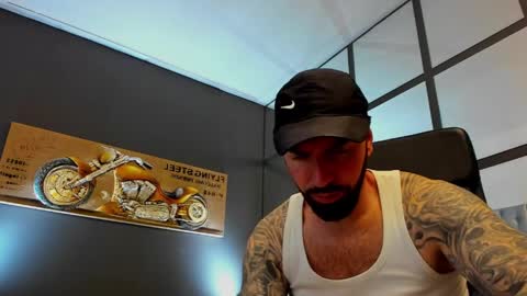Snapshot of arongrant chatting on May 17, 2026, 9:28 am AronGrant online show from May 17, 2026, 9:28 am
