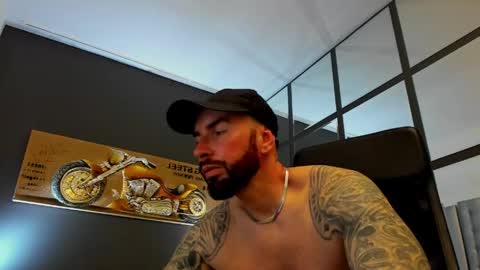 Snapshot of arongrant chatting on May 20, 2026, 9:26 am AronGrant online show from May 20, 2026, 9:26 am