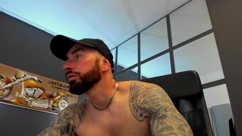Snapshot of arongrant chatting on May 21, 2026, 9:05 am AronGrant online show from May 21, 2026, 9:05 am