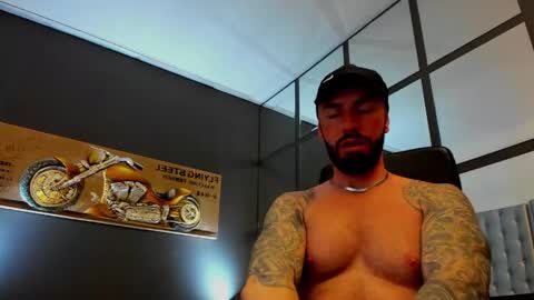 Snapshot of arongrant chatting on May 25, 2026, 9:48 am AronGrant online show from May 25, 2026, 9:48 am