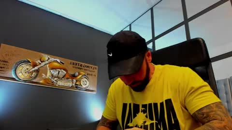 Snapshot of arongrant chatting on June 2, 2026, 9:33 am AronGrant online show from June 2, 2026, 9:33 am