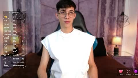 Arontawers online show from July 27, 2026, 7:43 pm