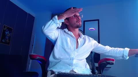 Adrian online show from October 4, 2025, 12:08 am