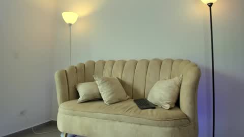   online show from September 11, 2025, 9:59 pm