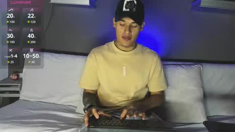 AROON HOT online show from February 18, 2026, 8:27 pm