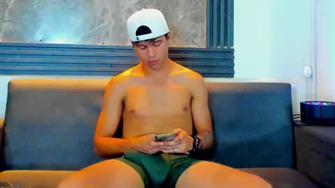 Aroon   online show from December 15, 2025, 9:08 pm