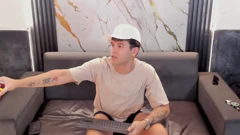 Aroon   online show from April 11, 2026, 7:45 am