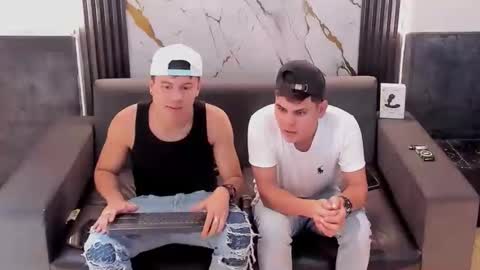 Aroon   online show from May 16, 2026, 4:31 am