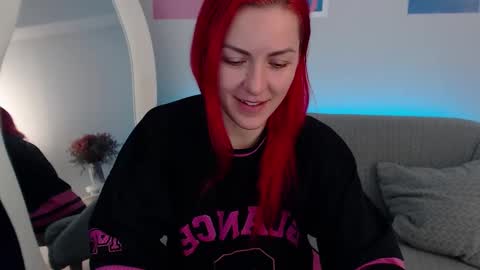 arri_ella online show from September 18, 2025, 1:18 am