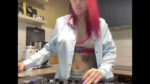 arri_ella online show from November 30, 2025, 1:09 am