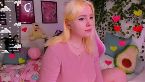 art_lovee_ online show from February 15, 2026, 1:46 am