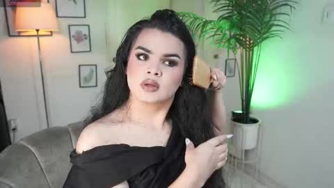 Chloe  online show from October 23, 2025, 2:38 pm