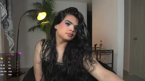 Chloe  online show from May 7, 2026, 2:17 am
