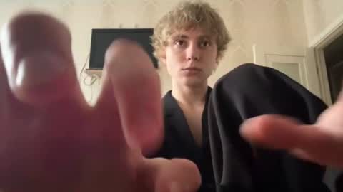 Snapshot of artem228play chatting on June 11, 2026, 2:00 am artem228play online show from June 11, 2026, 2:00 am