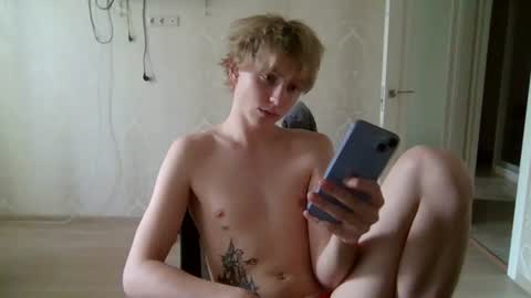 Snapshot of artem228play chatting on June 21, 2026, 2:03 am artem228play online show from June 21, 2026, 2:03 am