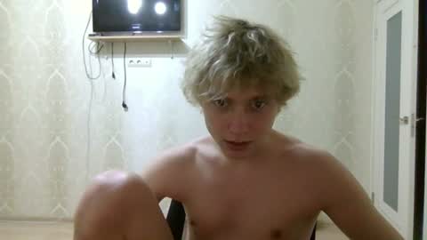 Snapshot of artem228play chatting on June 25, 2026, 10:58 pm artem228play online show from June 25, 2026, 10:58 pm