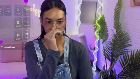 Snapshot of artemiss_tay chatting on September 17, 2025, 7:37 pm artemiss_tay online show from September 17, 2025, 7:37 pm