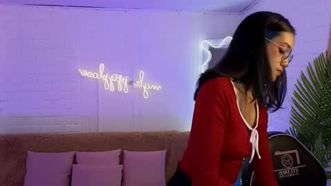 Snapshot of artemiss_tay chatting on September 19, 2025, 7:14 pm artemiss_tay online show from September 19, 2025, 7:14 pm