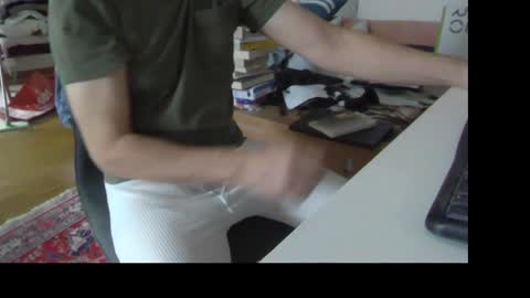 Snapshot of artesian99 chatting on May 16, 2026, 9:06 am artesian99 online show from May 16, 2026, 9:06 am