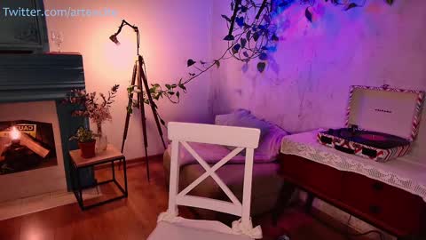 Snapshot of artexcite_ chatting on February 28, 2025, 8:09 am Lina online show from February 28, 2025, 8:09 am