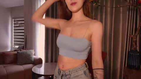 Lina online show from June 25, 2026, 4:23 am