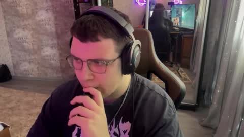 arthurabel online show from March 11, 2026, 11:49 am