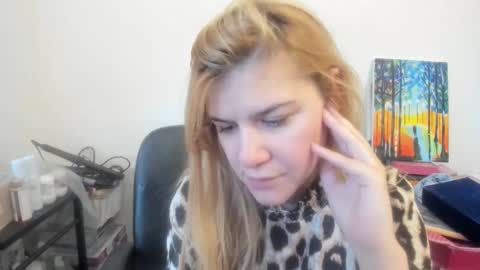 Snapshot of artsyandcraftsy_ chatting on February 10, 2026, 9:57 am MIA online show from February 10, 2026, 9:57 am