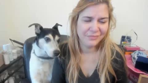 Snapshot of artsyandcraftsy_ chatting on February 11, 2026, 10:09 am MIA online show from February 11, 2026, 10:09 am