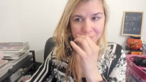 MIA online show from March 29, 2026, 10:10 pm