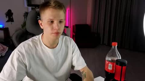 Snapshot of artycropp chatting on September 22, 2025, 8:00 pm Archie online show from September 22, 2025, 8:00 pm