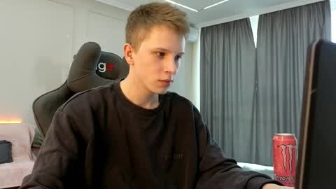 Snapshot of artycropp chatting on October 25, 2025, 2:41 am Archie online show from October 25, 2025, 2:41 am