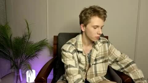 Snapshot of artycropp chatting on December 2, 2025, 12:05 am Archie online show from December 2, 2025, 12:05 am