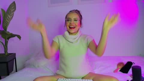 Snapshot of ary_cam230 chatting on February 2, 2025, 12:19 am Zahaara online show from February 2, 2025, 12:19 am