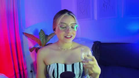 Snapshot of ary_cam230 chatting on February 14, 2025, 11:20 pm Zahaara online show from February 14, 2025, 11:20 pm